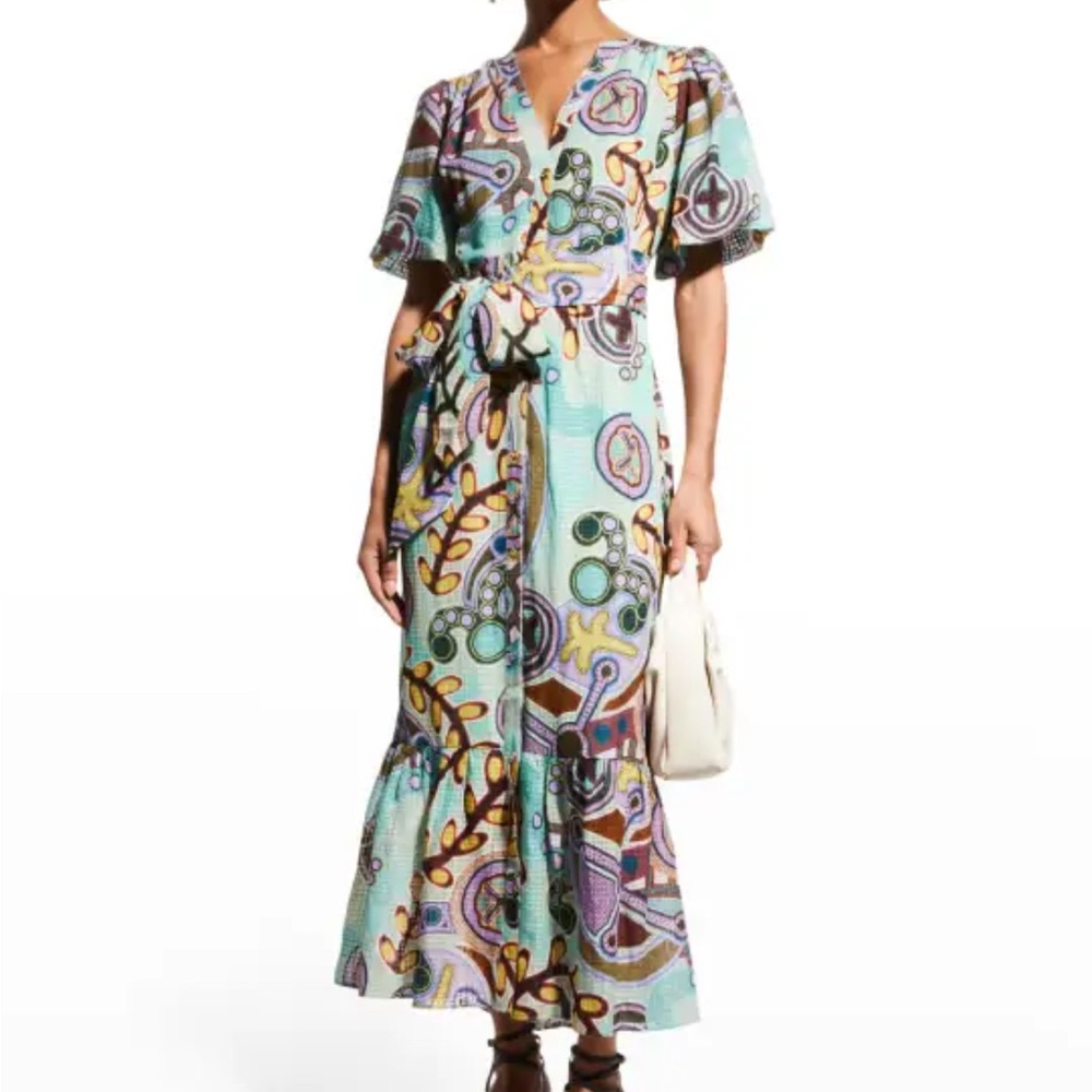 Marie Oliver designer Barby Dress size 0 NWT
Tiered multicolor short sleeve belt